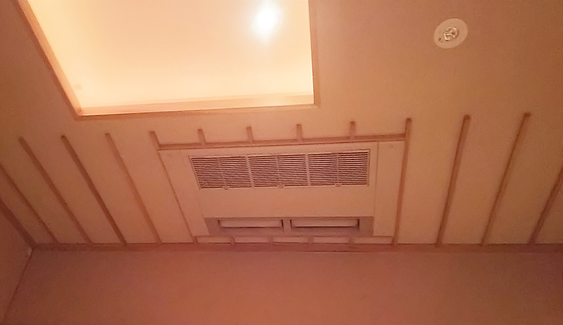 空間になじむエアコン
