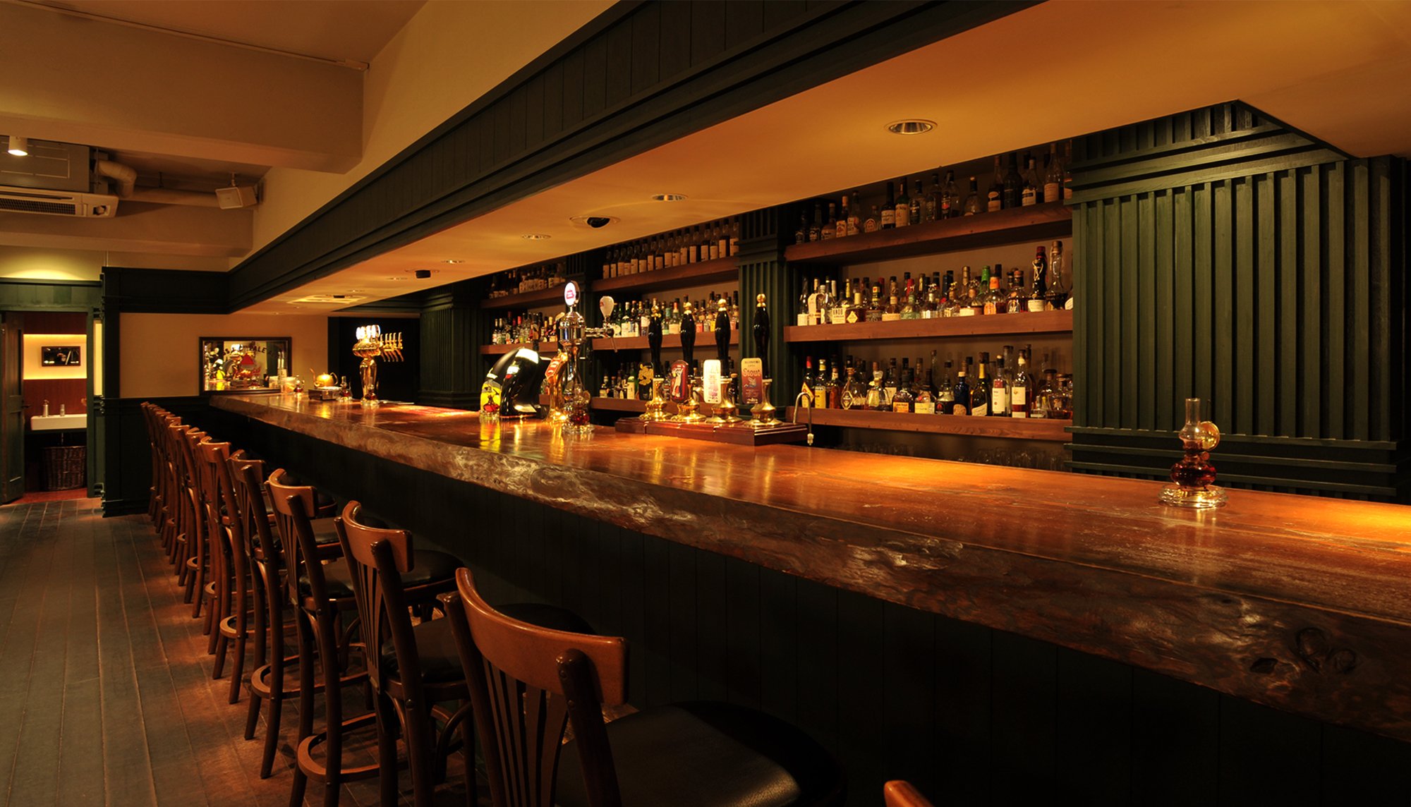 THE LONDON PUB TOWSER