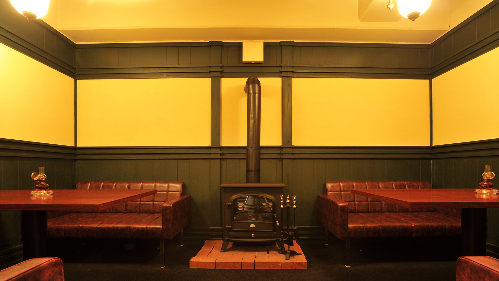THE LONDON PUB TOWSER