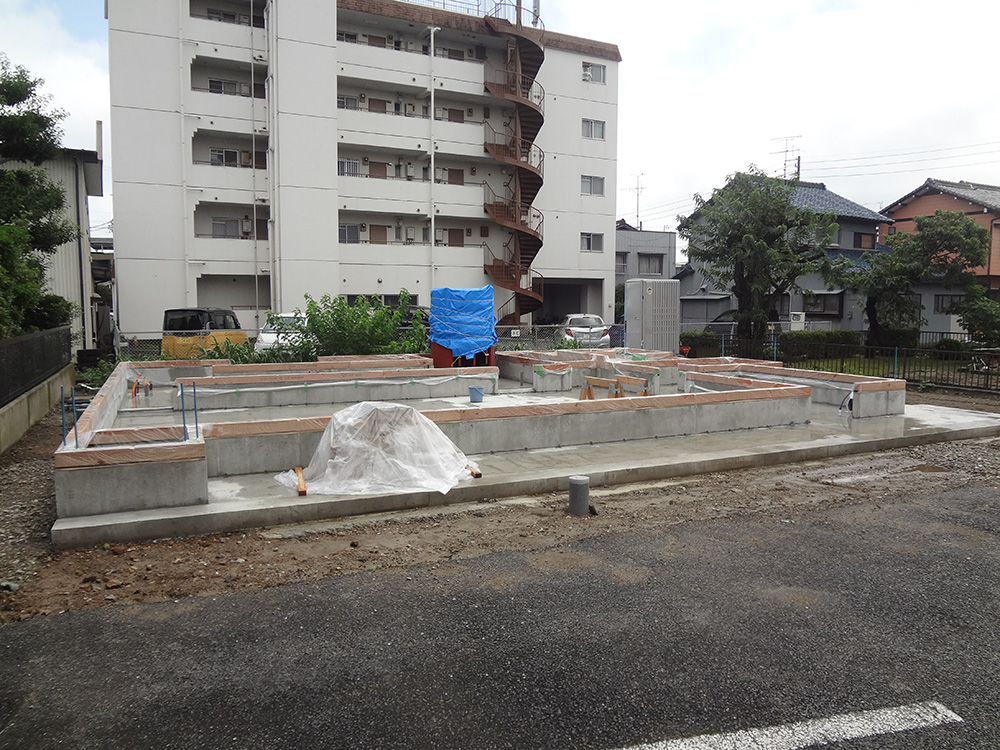 ピザ屋併用住宅建築中 | 進行中プロジェクト